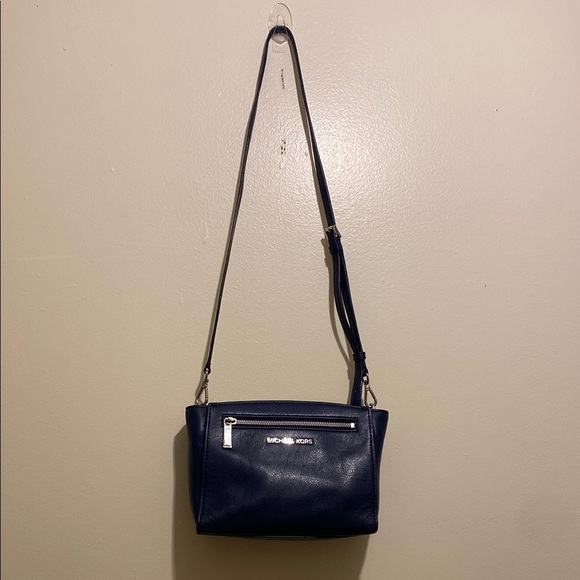Michael Kors Blue Crossbody Bag. - Picture 1 of 12